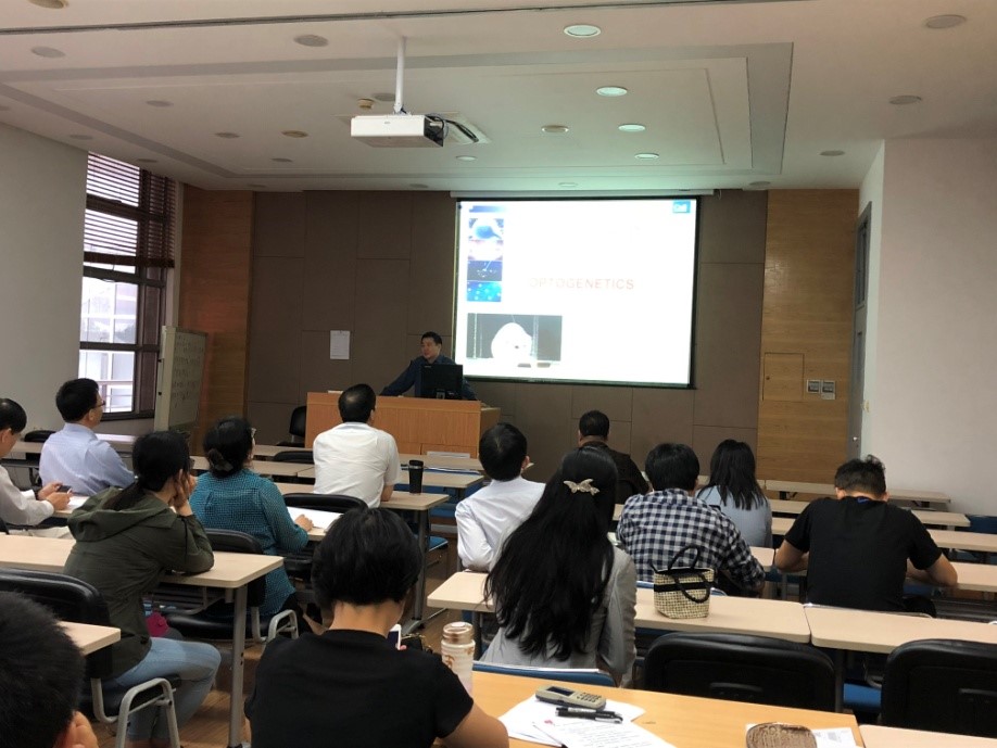 “一路走，一路带，一路话秋实”――性爱